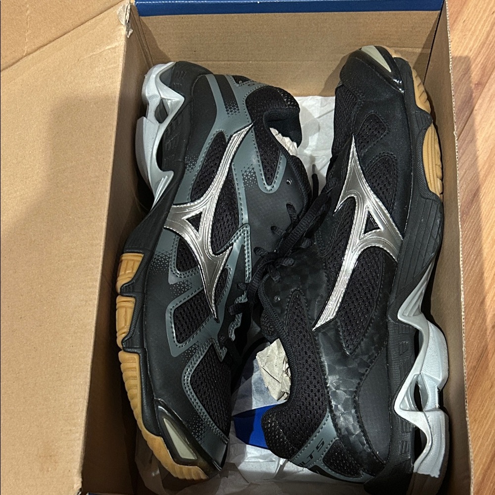 Mizuno Women’s Black and Silver Volleyball Shoes
